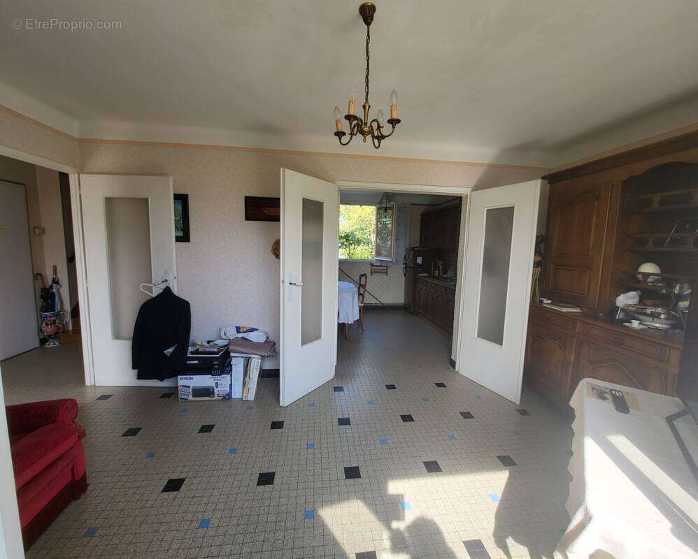 Maison familiale avec fort potentiel – 130 m² habitables (148 m² au sol) – Saint-Herblain Bourg - photo 3