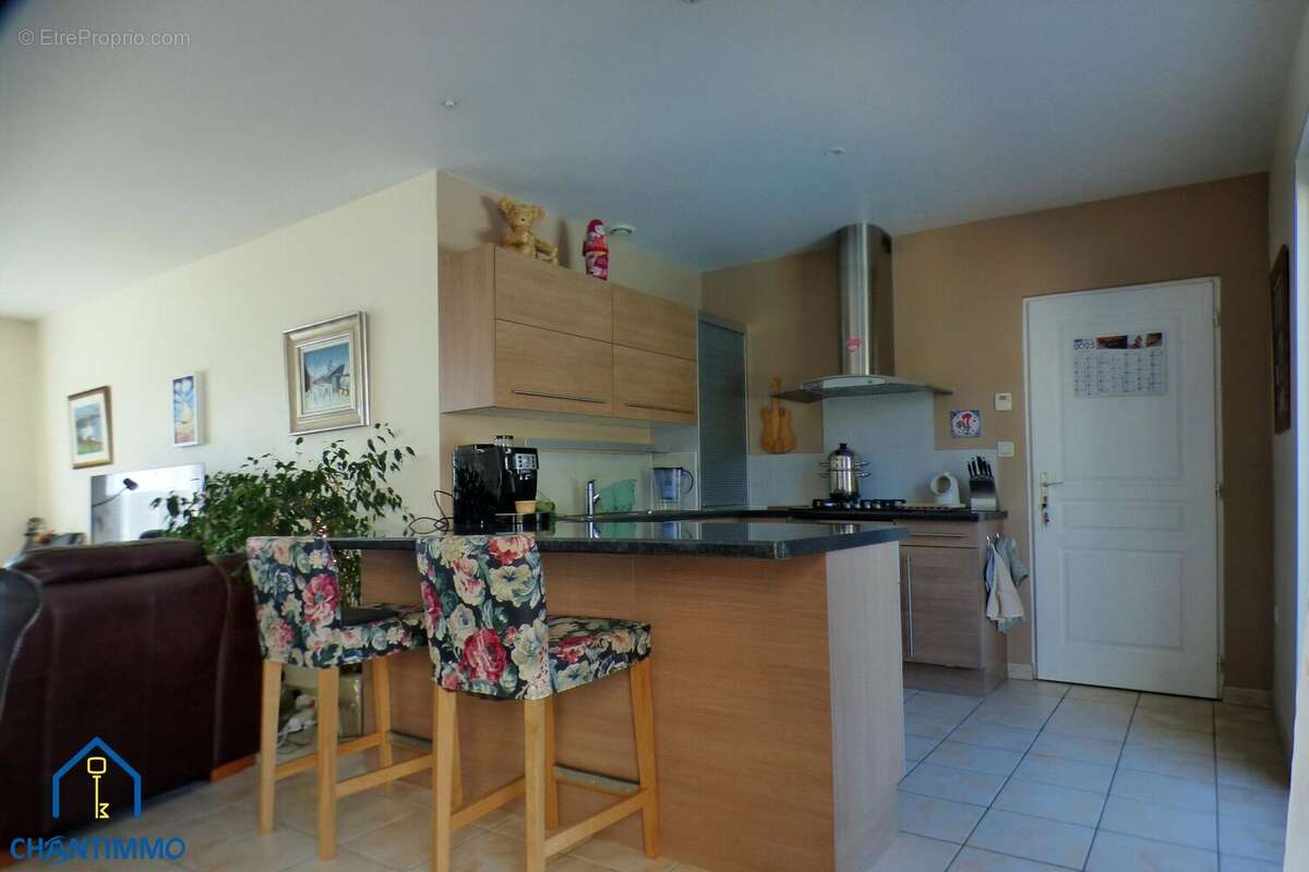 Maison à BAZOGES-EN-PAREDS