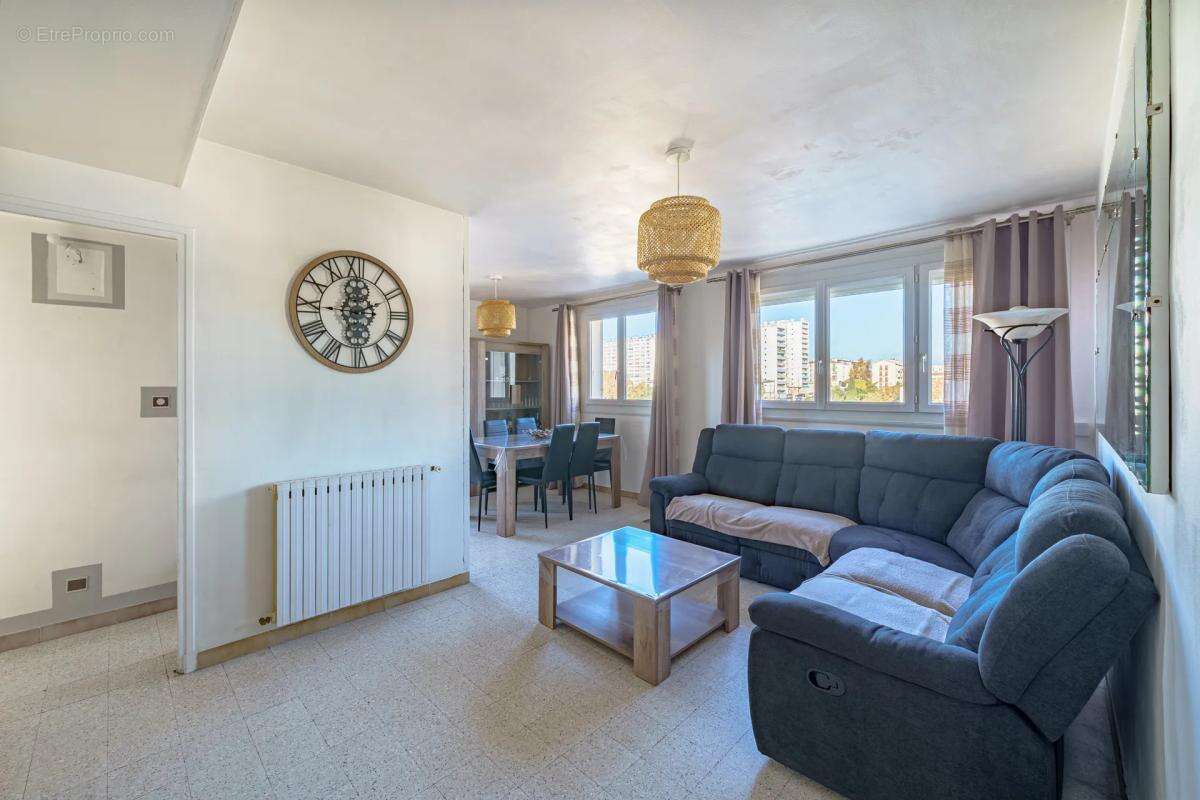 Appartement à MARSEILLE-14E