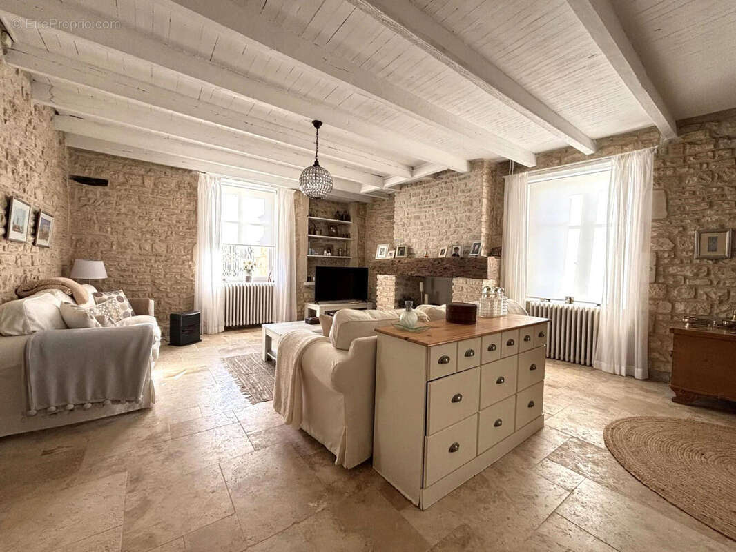 SEJOUR - Maison à AUNAC