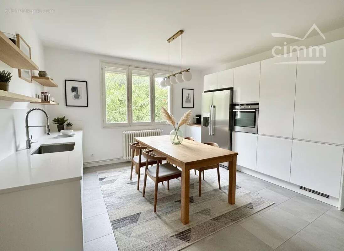 Maison à LA CHAUSSEE-SAINT-VICTOR