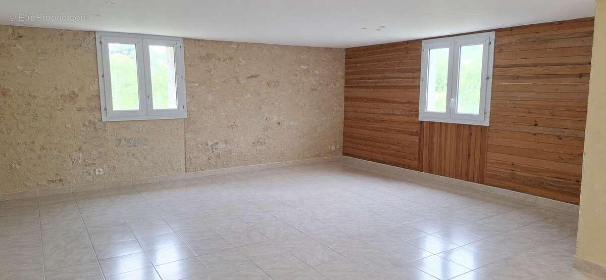 LES FARGES (24) : Maison 80 m2, terrain  de 12 339 m2 - photo 7