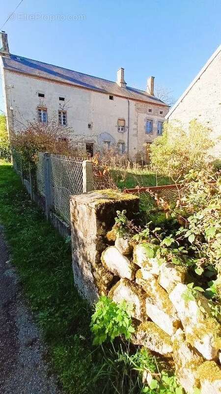 Maison à SAINT-CHABRAIS