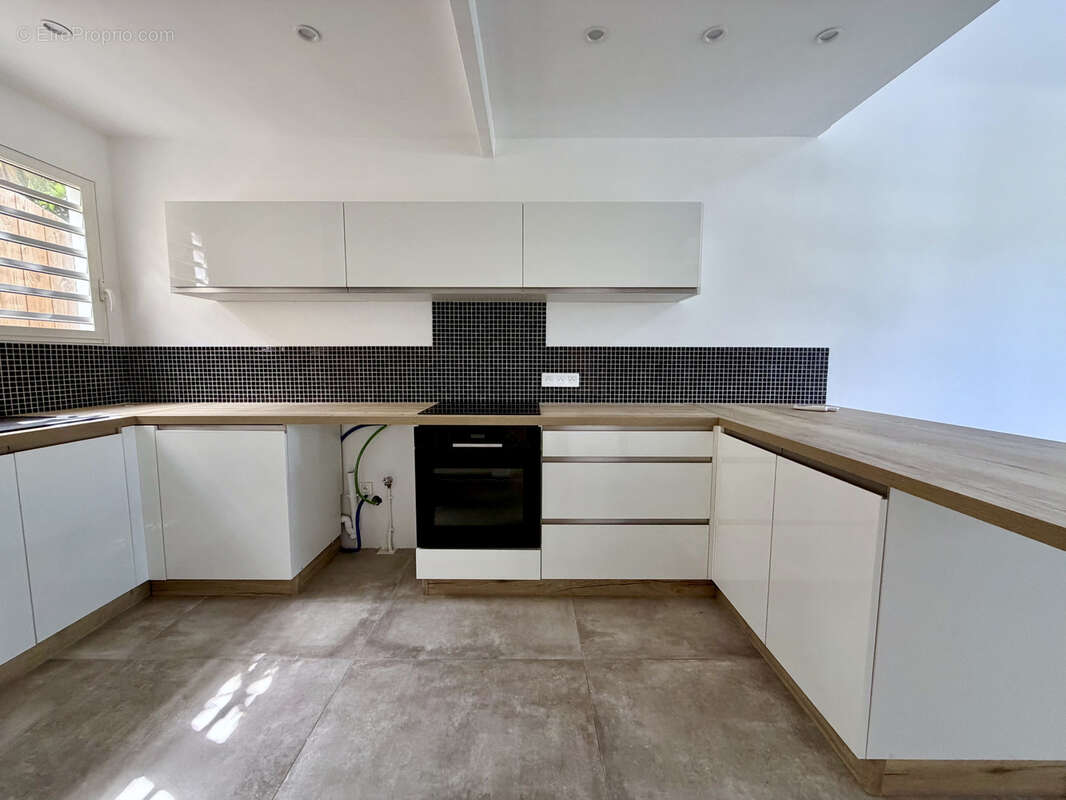 Maison T4 - 108 m2 - Baie Orientale - photo 5