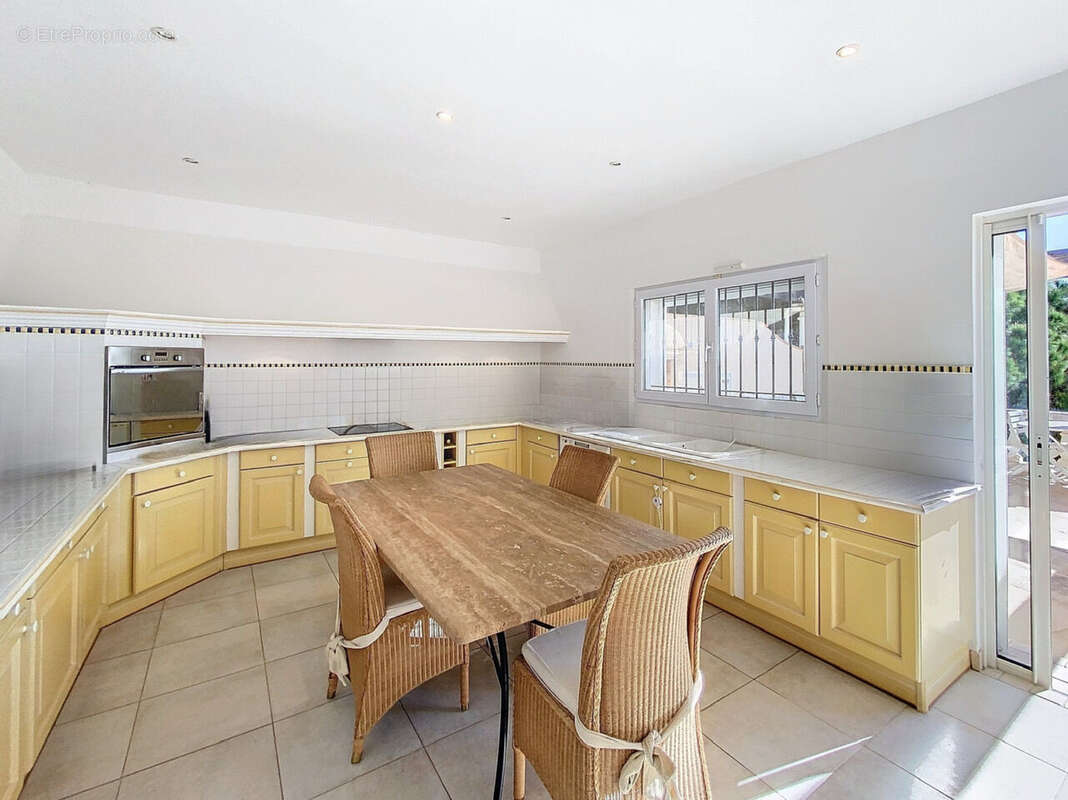 Maison 241 m² à Sainte-Maxime  - photo 7