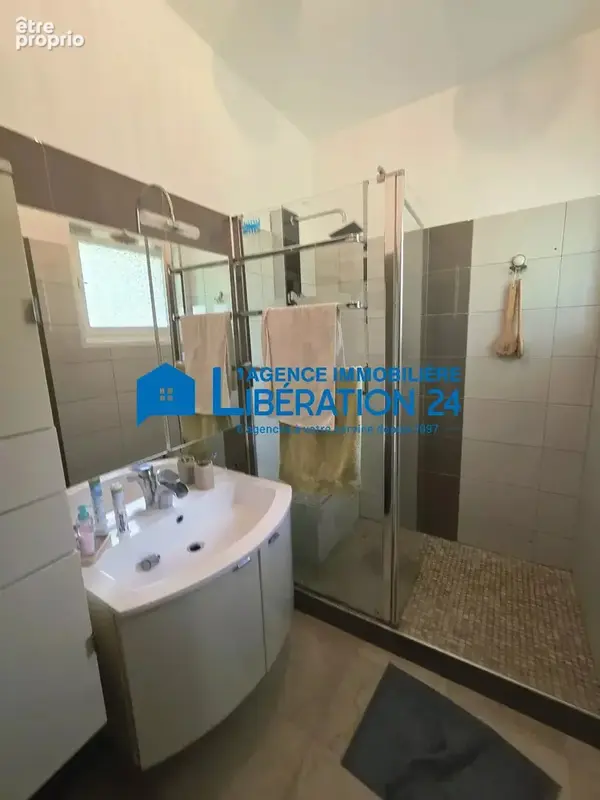 MAISON de 213m² de plain pied piscine sur 2600m² - photo 11