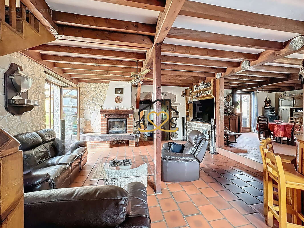 Maison à ISSERTEAUX