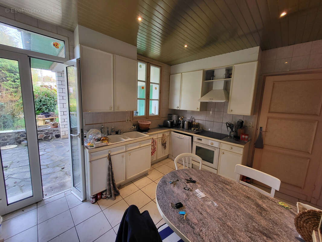 Maison de plain pied avec grand jardin et maison d'amis - photo 3