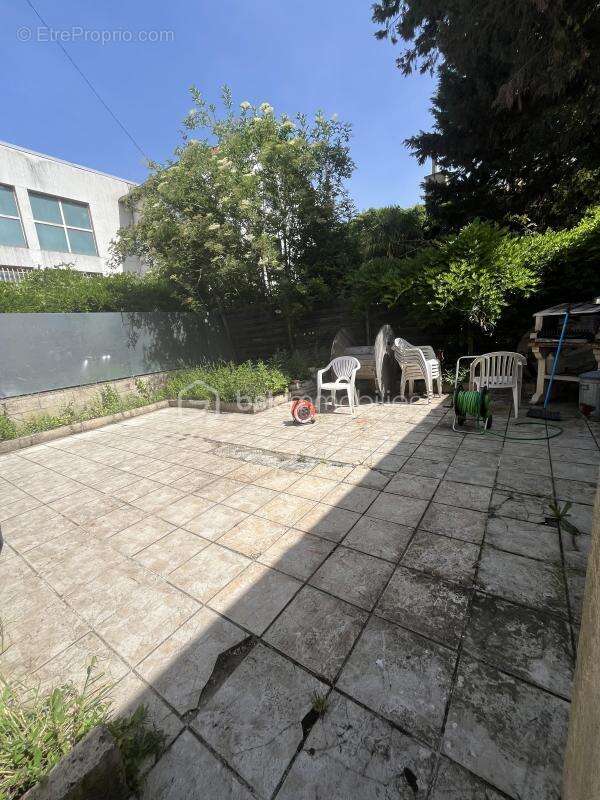 Nanterre — maison 4 chambres + dépendance 36m²  fort potentiel investisseur - photo 6