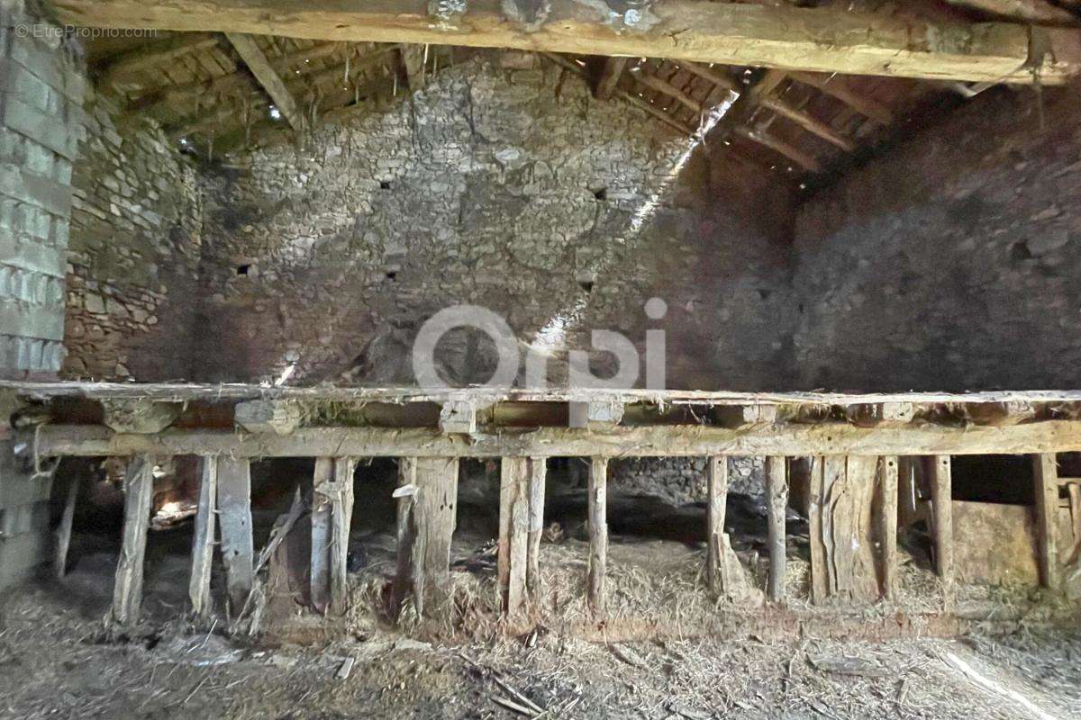 Maison à SAINT-MARTIN-TERRESSUS