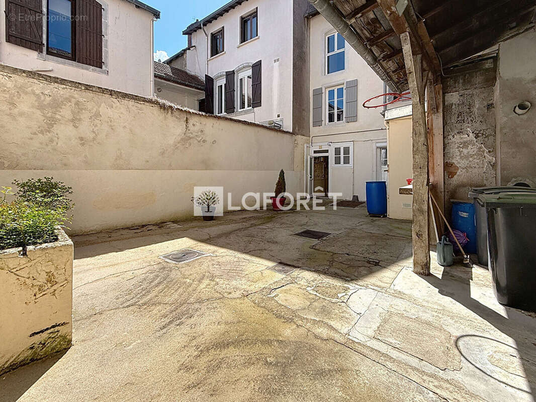 Appartement à NEUFCHATEAU