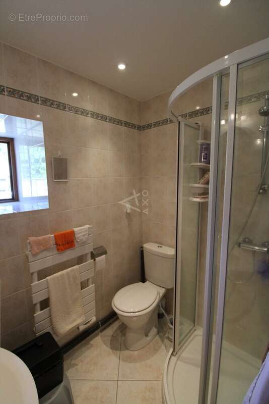 Maison à VERNET-LA-VARENNE