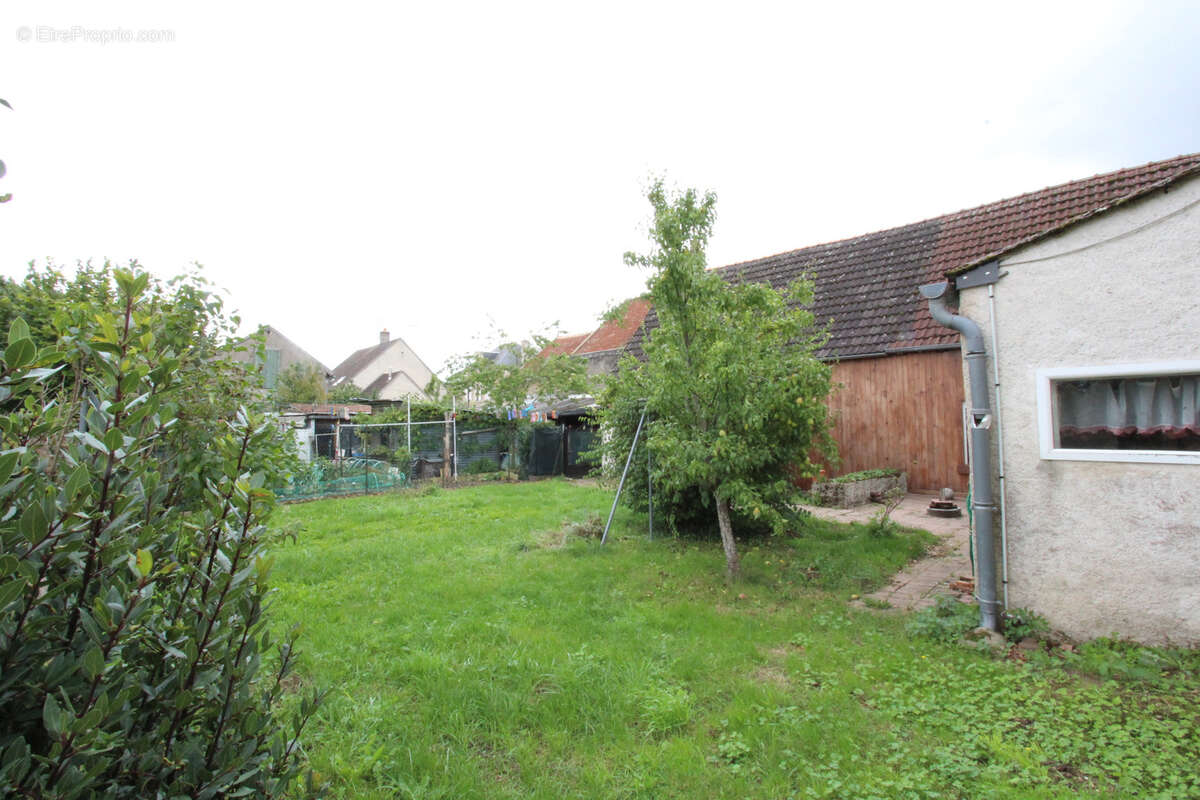 Maison à SUILLY-LA-TOUR