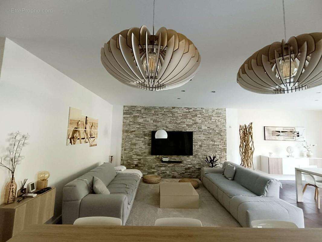 Maison Saint Chamas 5 pièce(s) Avec Piscine et jardin aménagé - photo 9