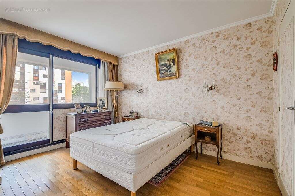 Appartement à PARIS-20E