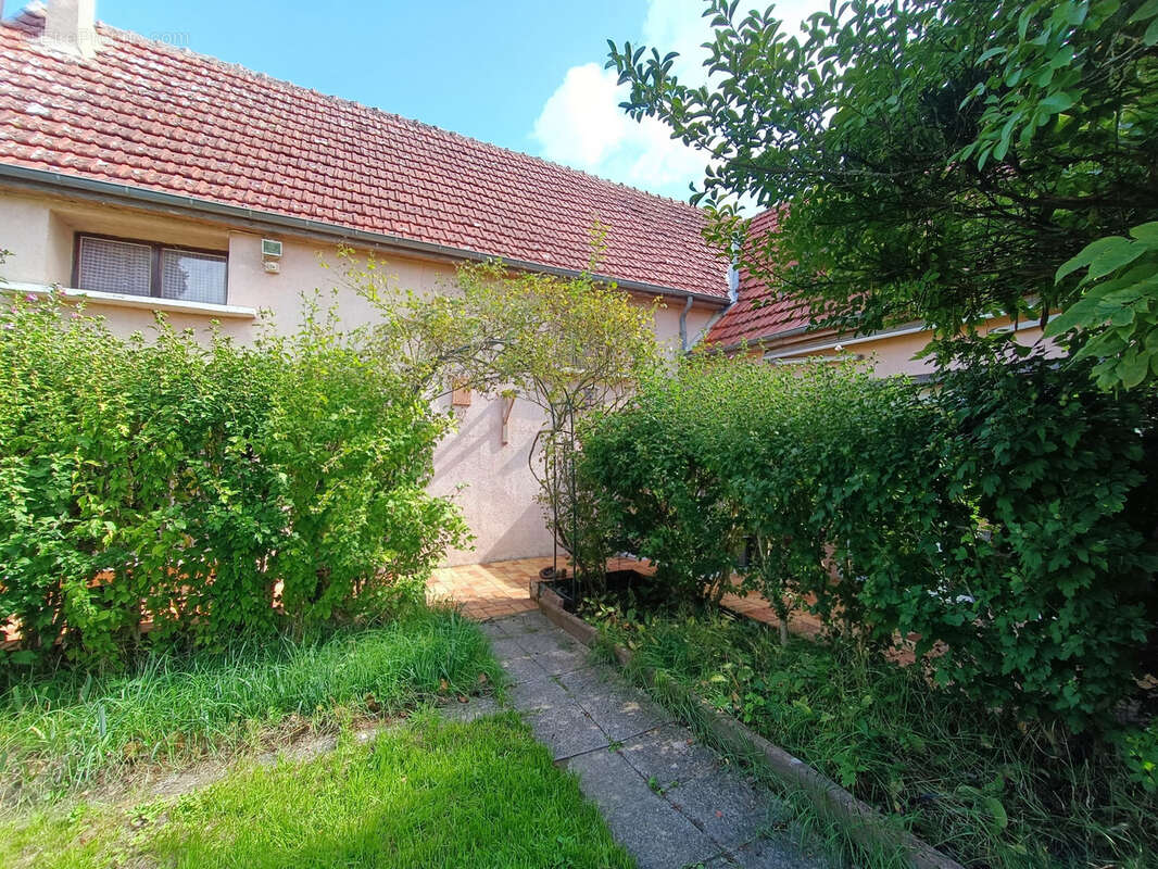 Maison à SANCERGUES