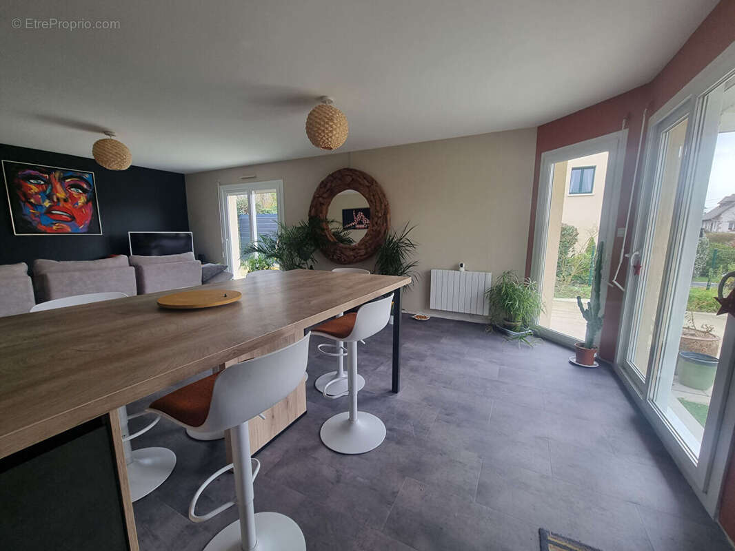 Maison à LE VAL-SAINT-PERE