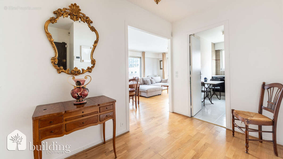 Appartement à COURBEVOIE