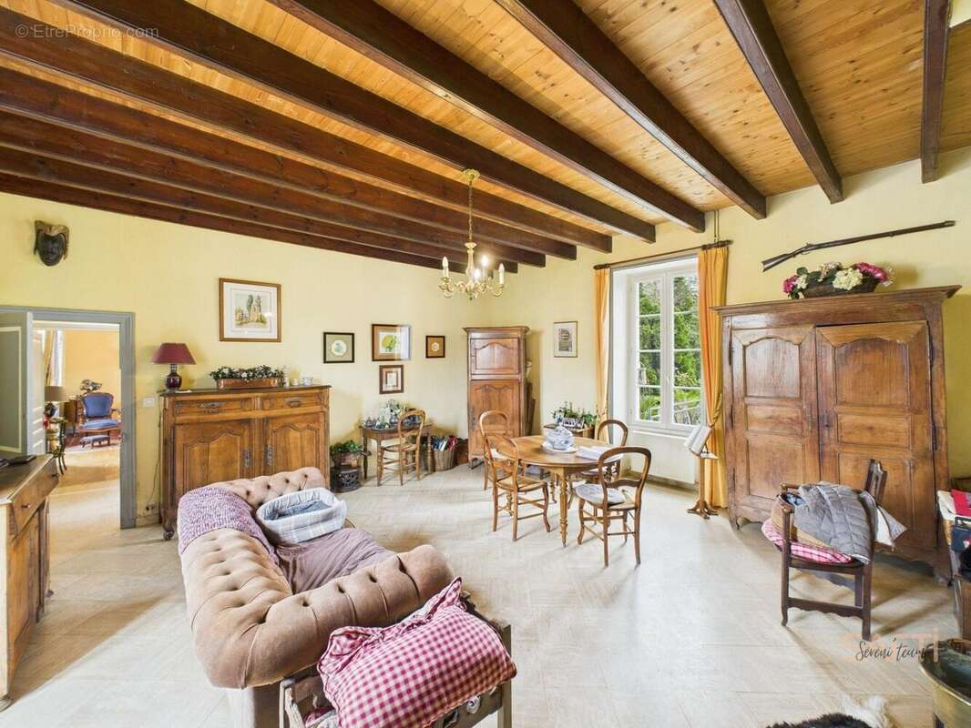 Maison 151 m² à Curzon  - photo 4