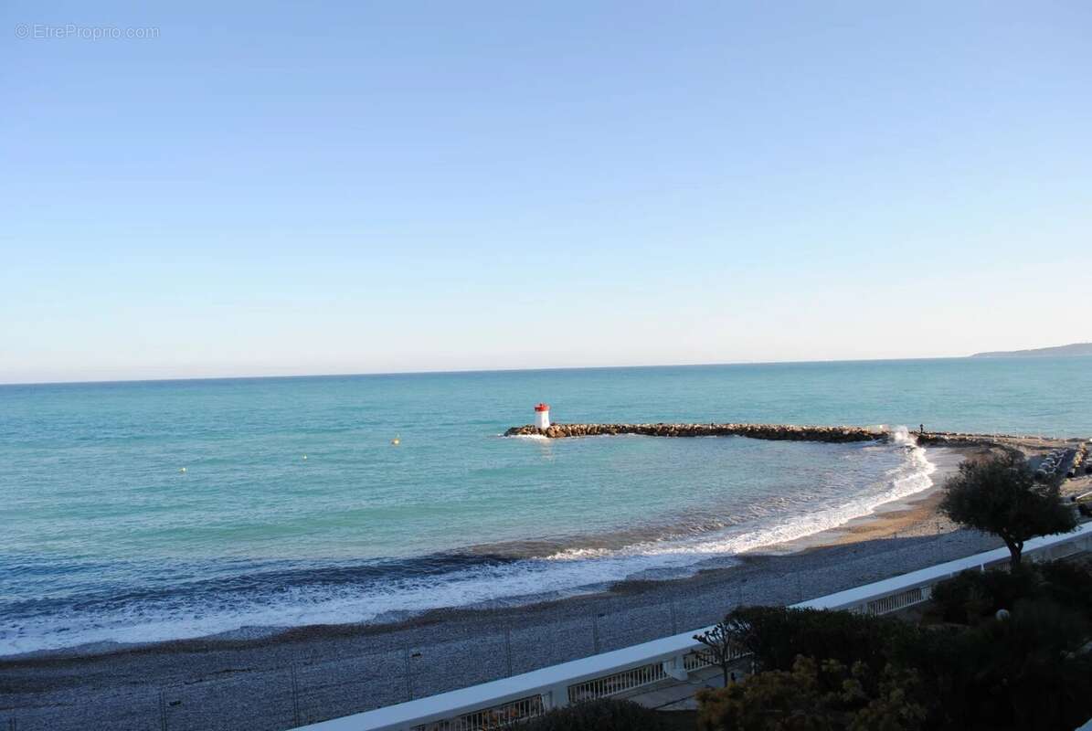 Appartement à VILLENEUVE-LOUBET