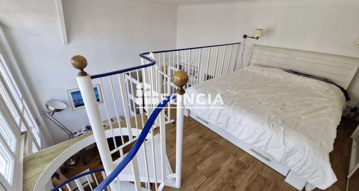 Appartement à PARIS-14E