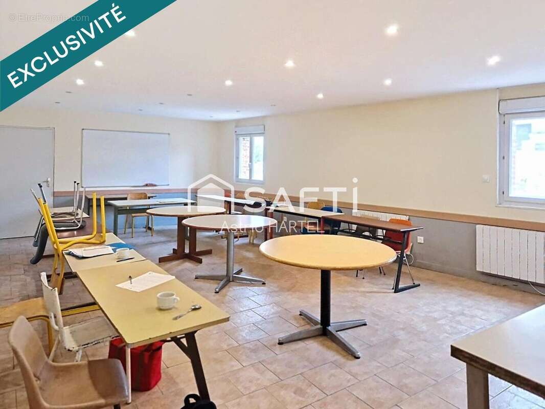 Commerce 1200 m² à Bohain-En-Vermandois  - photo 3
