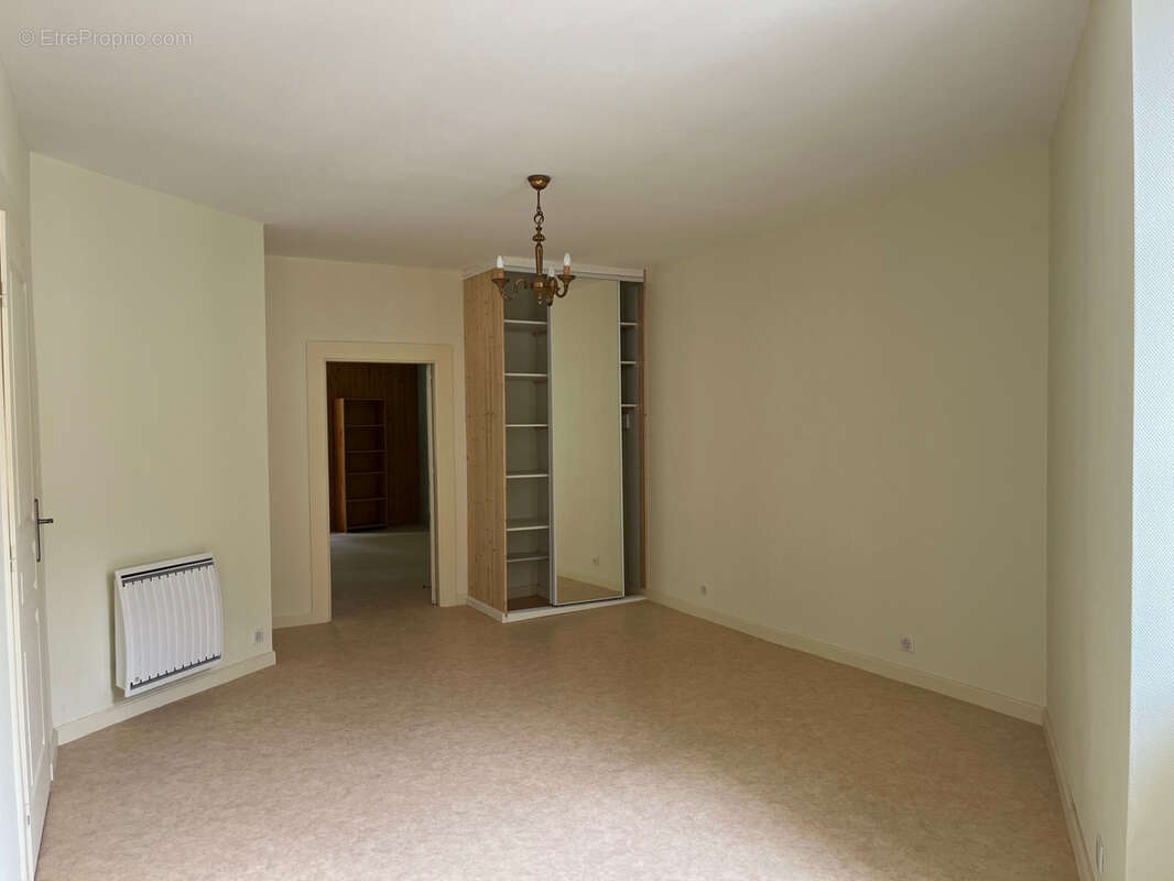 Maison à COUSSAC-BONNEVAL