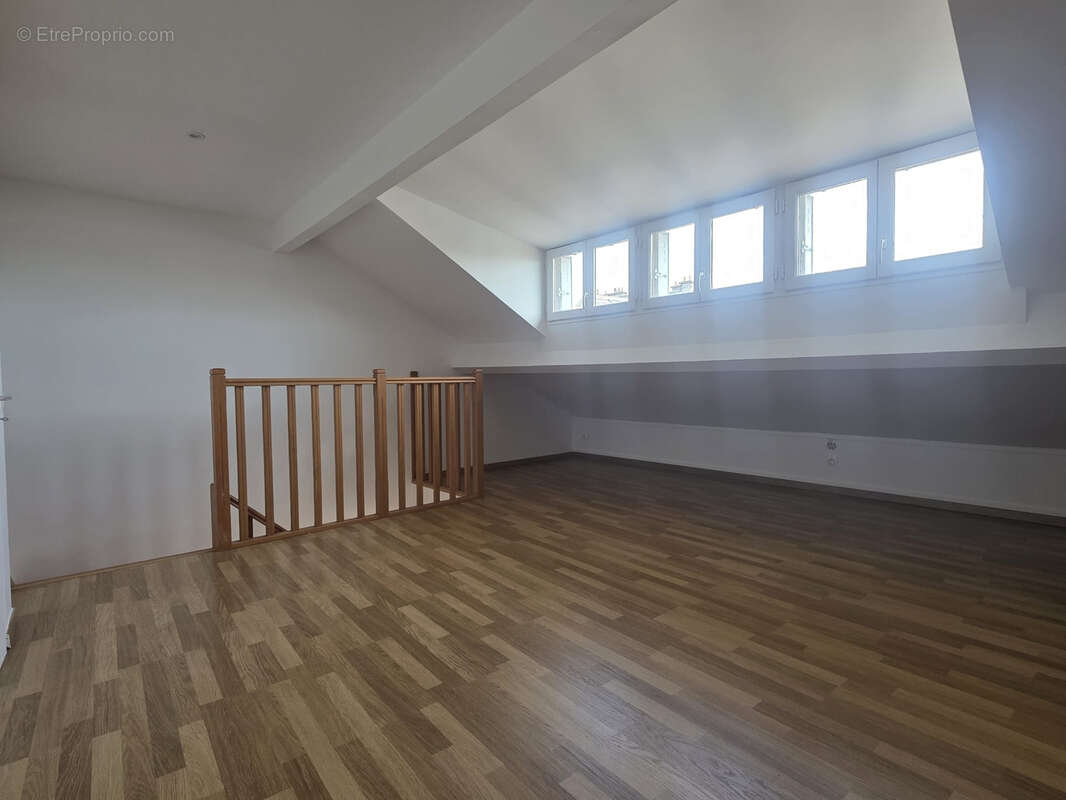 Saint-Germain-En-Laye - Duplex en plein Centre-ville - photo 5