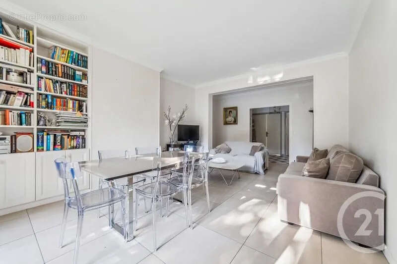 Appartement à NEUILLY-SUR-SEINE