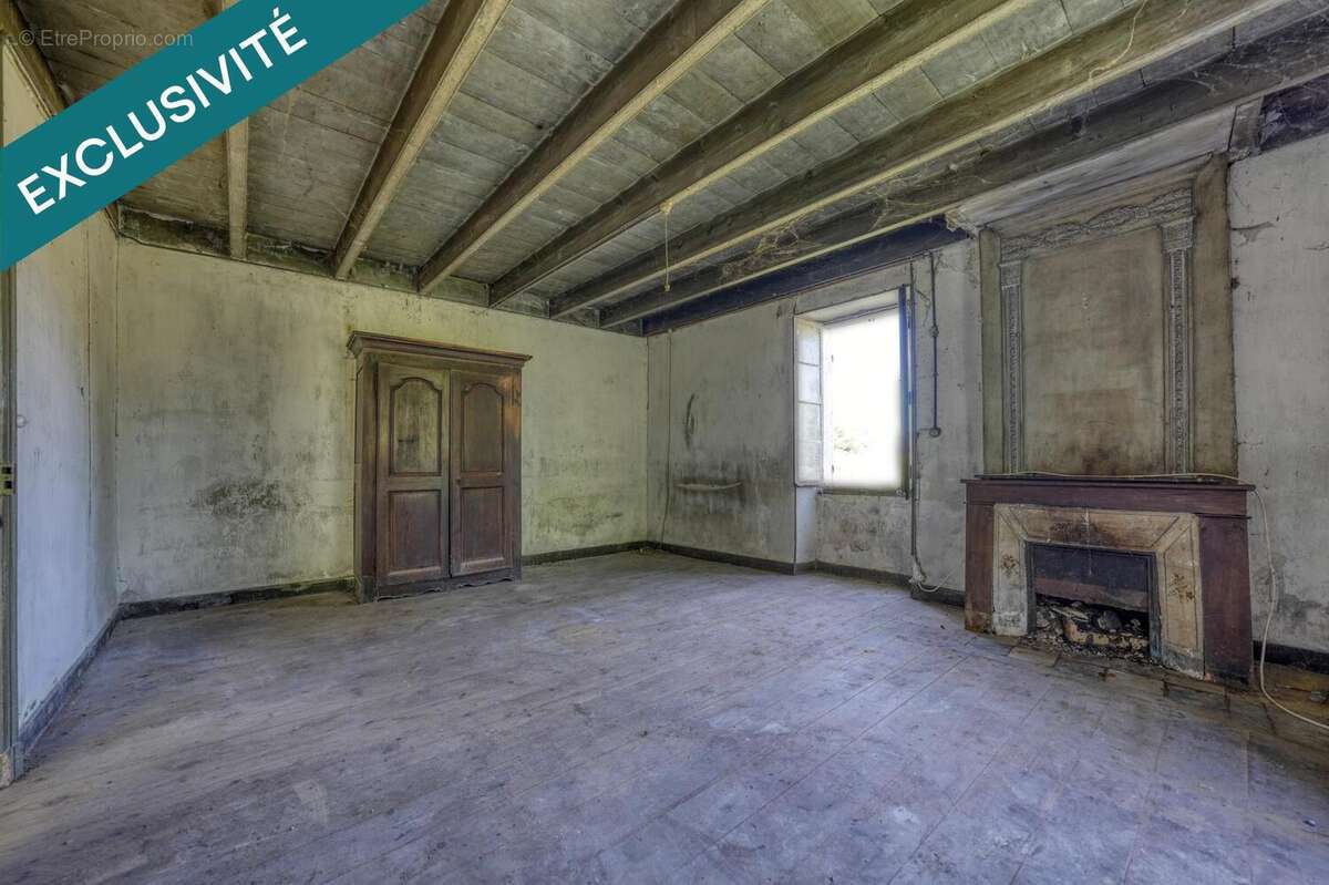 Maison 700 m² à Thenac  - photo 7