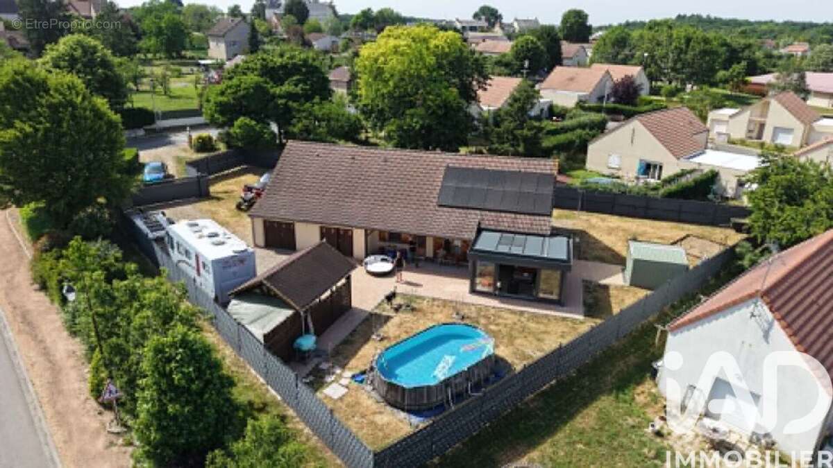 Maison 131 m² à Saulzais-Le-Potier  - photo 2
