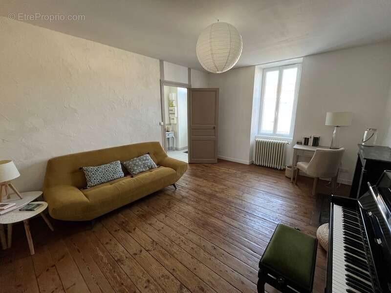 Maison à SAINT-JEAN-D&#039;ANGELY