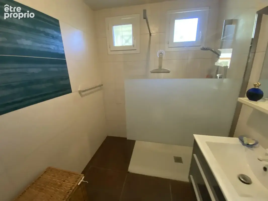 Plain-pied  avec piscine sur plus de 9 000 m2 de terrain - photo 9