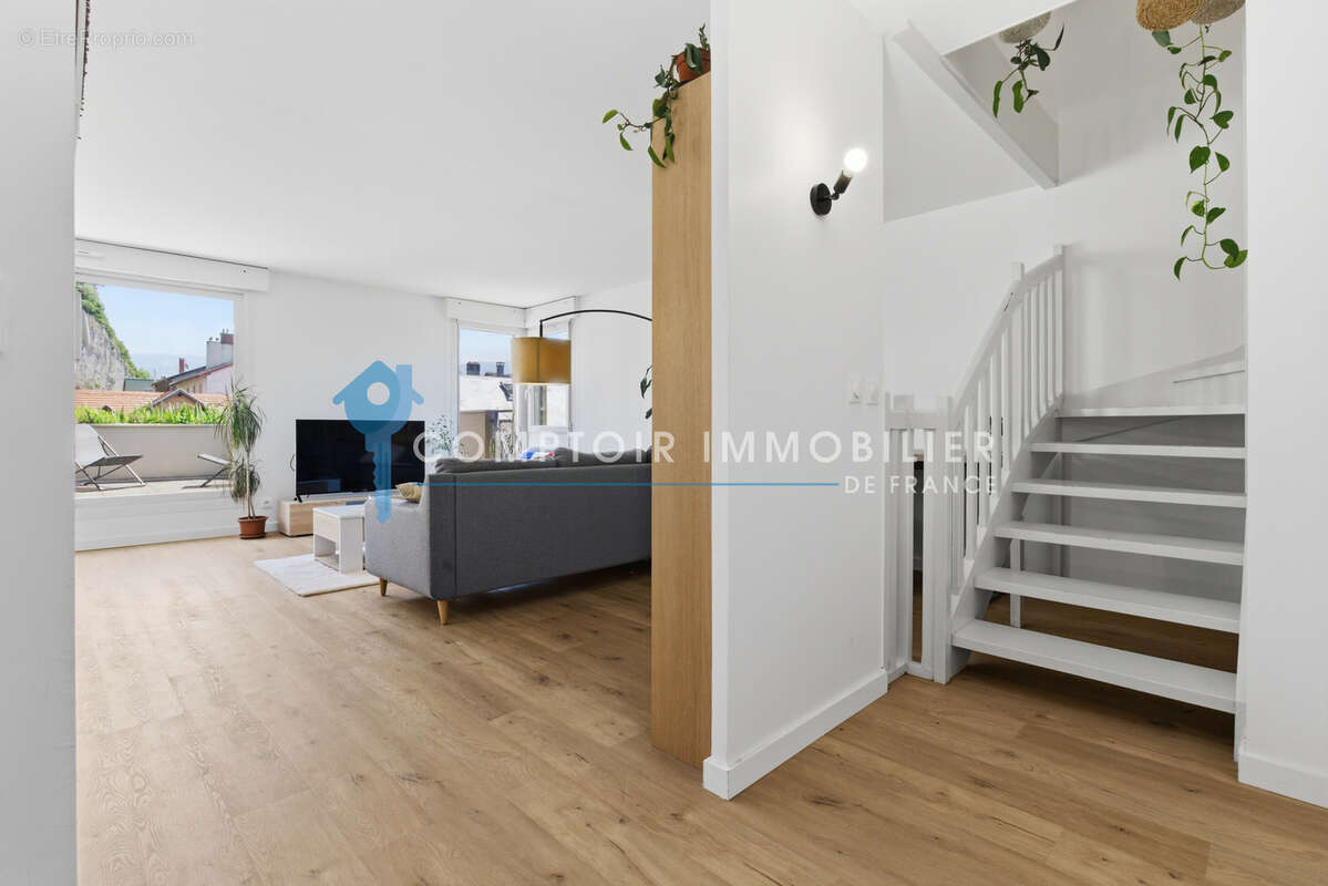 Appartement Duplex dernier étage - Terrasse 45m2 - 110m2 habitables - rénové - photo 10