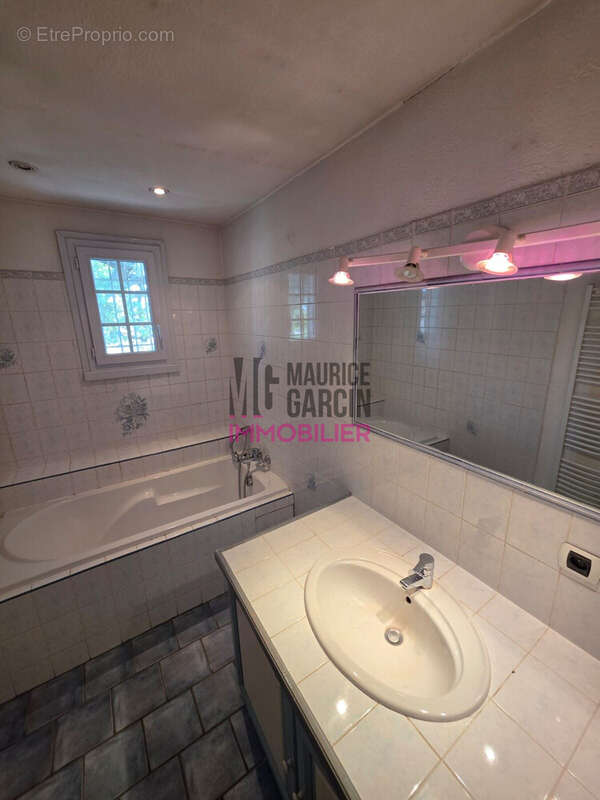 Maison 107 m² à Morieres-Les-Avignon  - photo 9