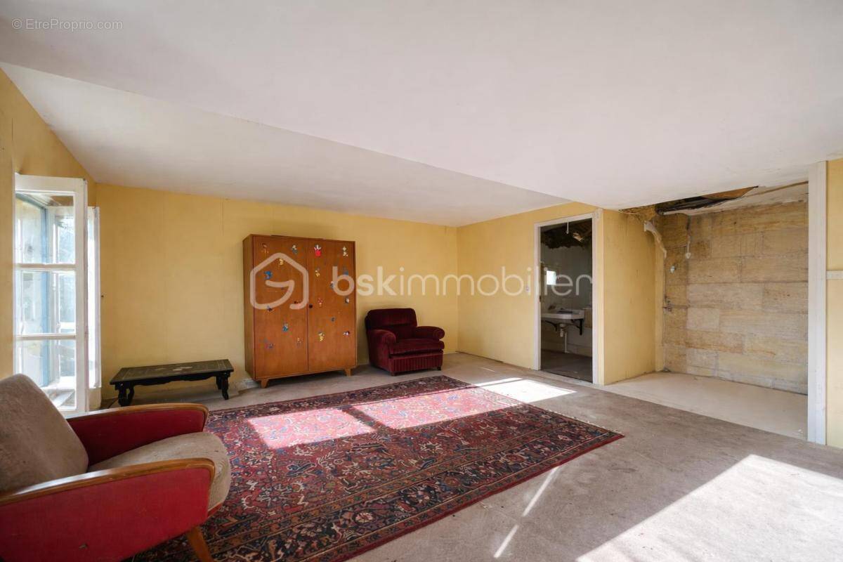 Maison à COUTRAS