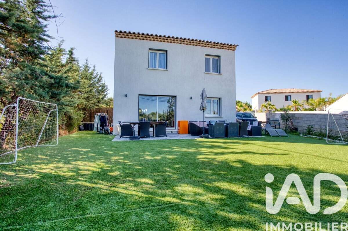 Photo 7 - Maison à ROQUEBRUNE-SUR-ARGENS