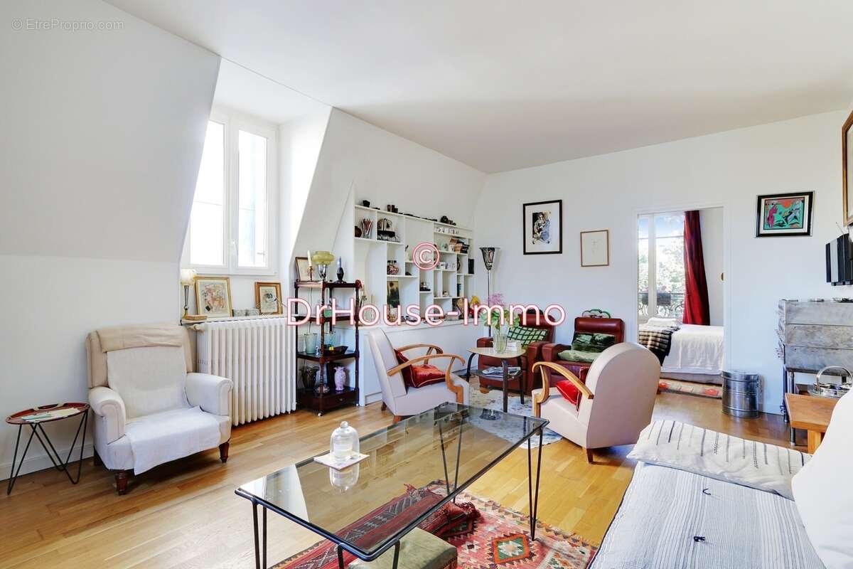 Appartement à NEUILLY-SUR-SEINE