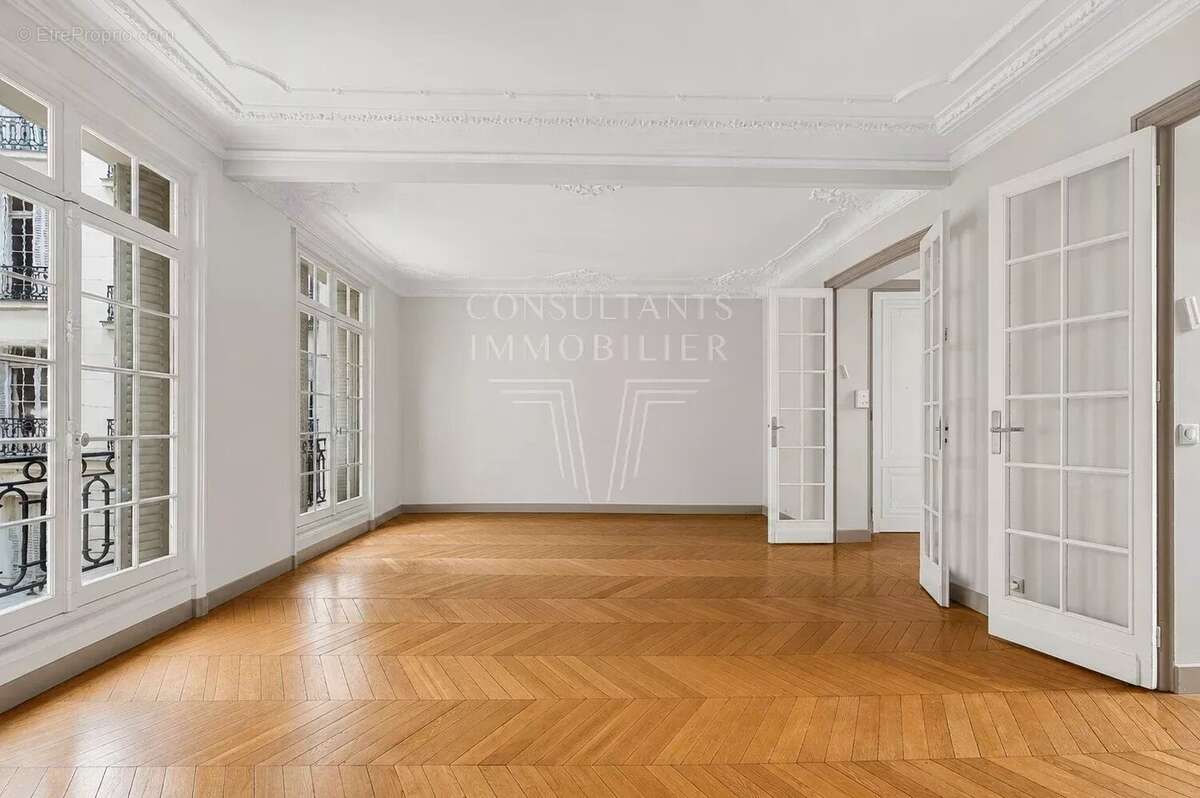 Appartement à PARIS-17E