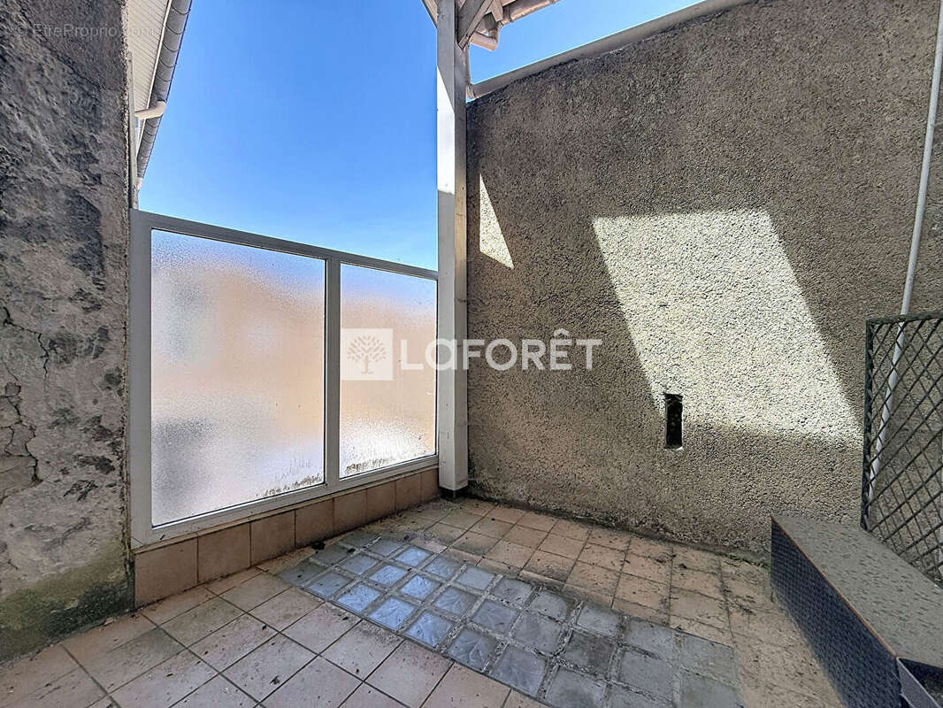 Immeuble Neufchateau 8 pièce(s) 180.19 m2 - photo 5