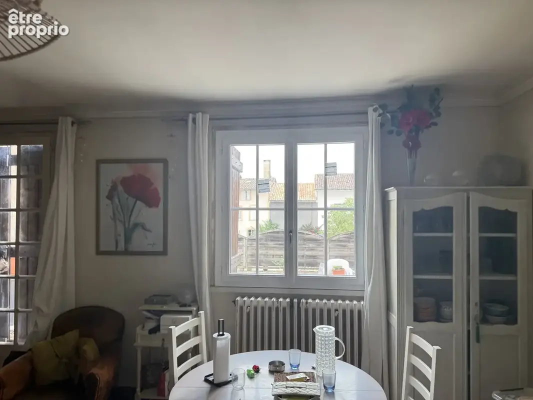 Appartement T4 de caractère avec balcon et vue unique sur la Place des Arcades - photo 3