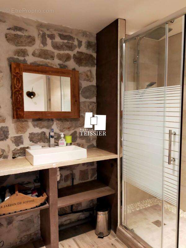 Maison à BERRIAS-ET-CASTELJAU