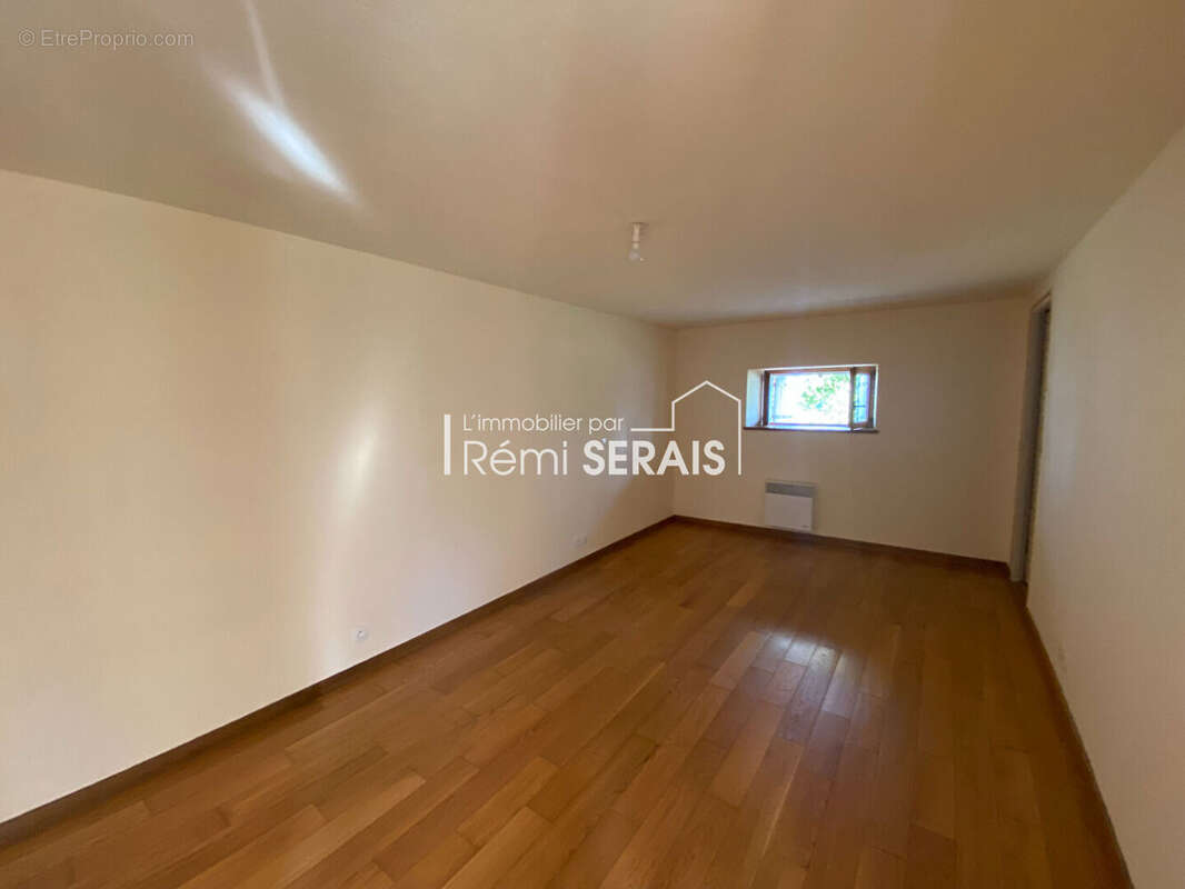 Maison à SAINT-CYR-DU-BAILLEUL