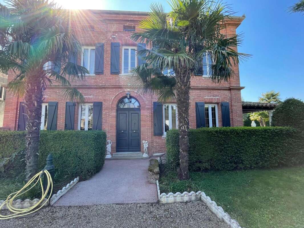   - Maison à SAINT-LEON