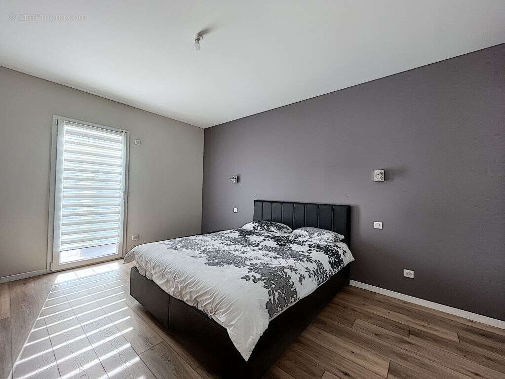 Maison à GUEUX
