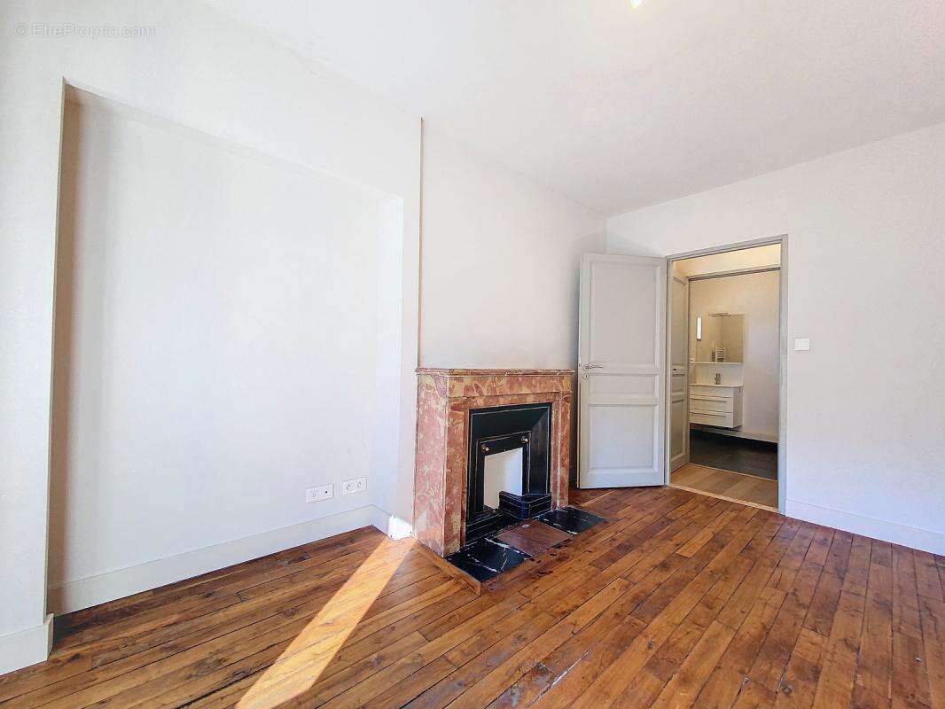 Appartement à LYON-6E