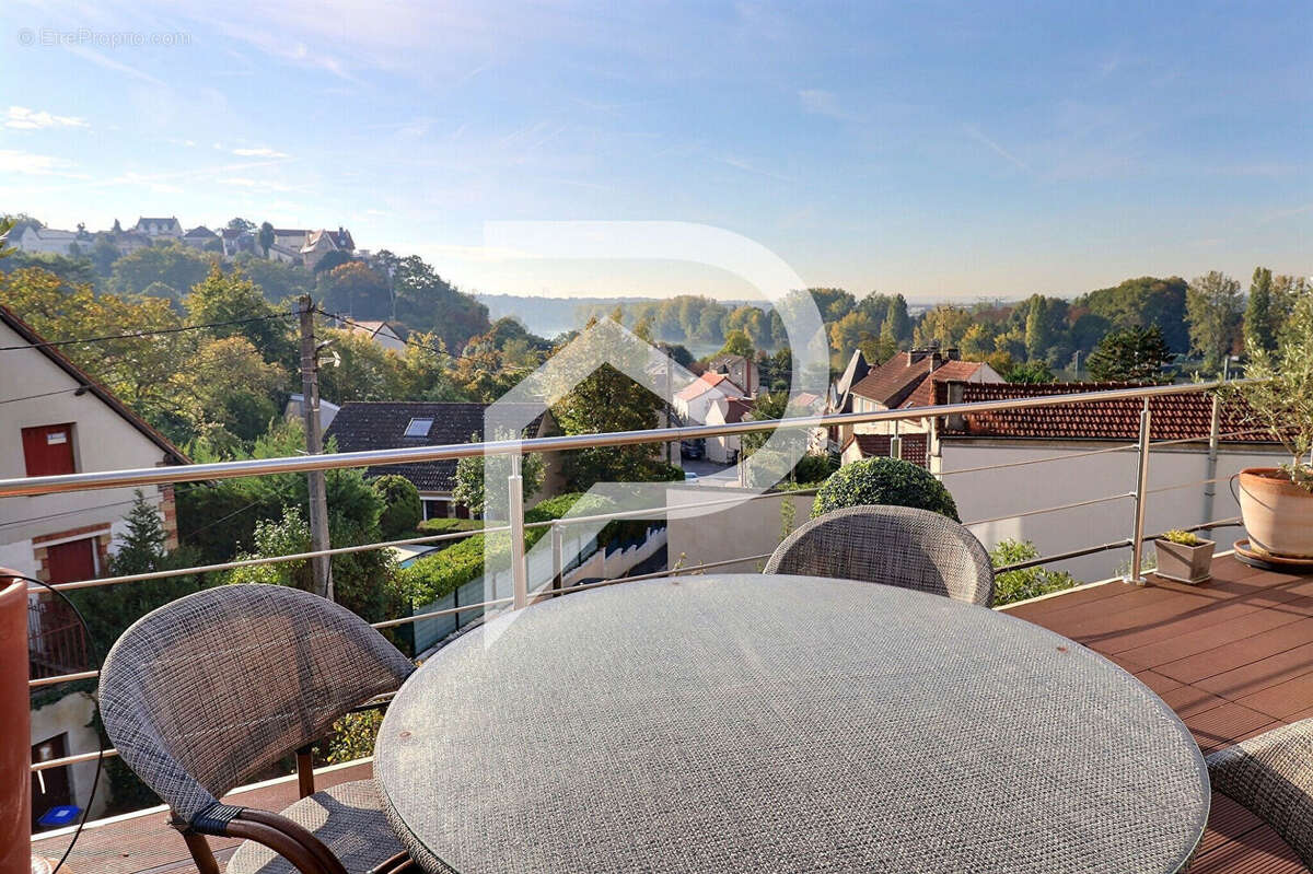 Maison à LA FRETTE-SUR-SEINE