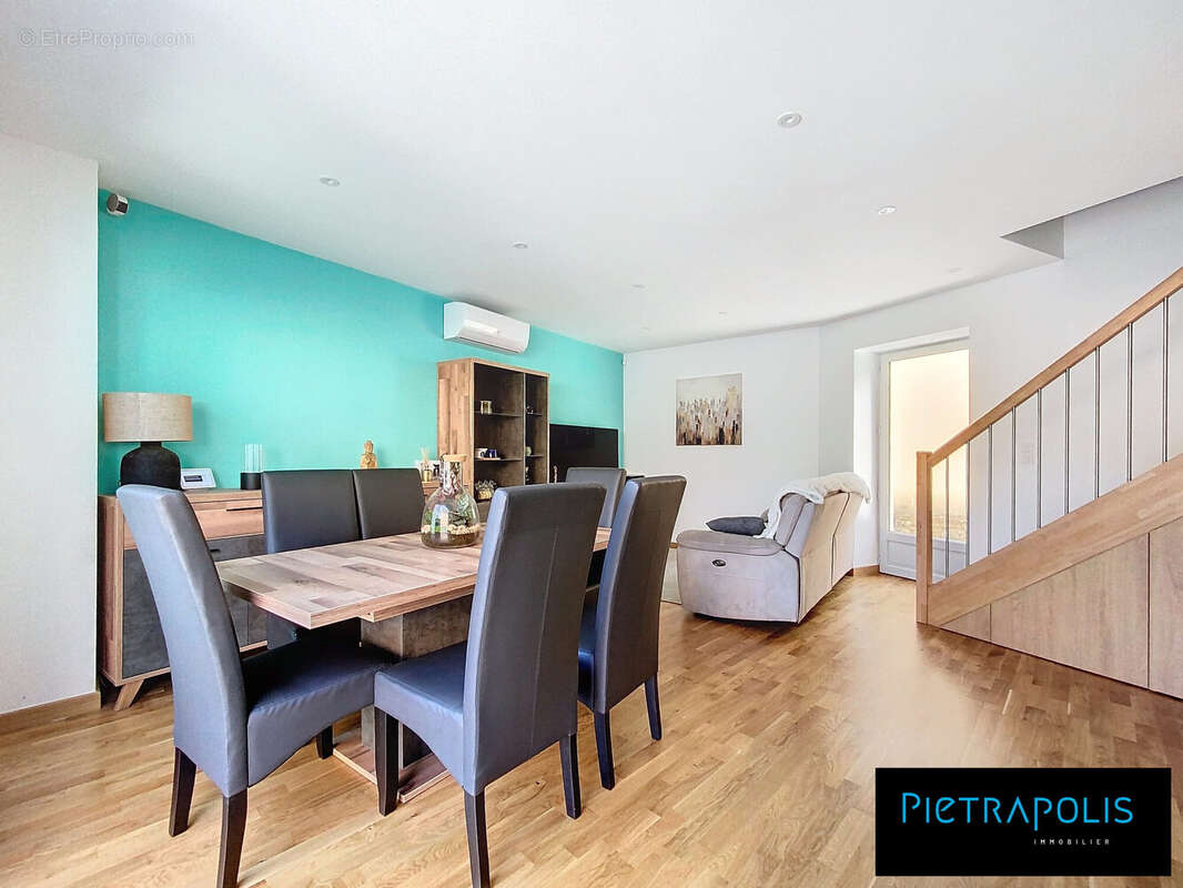 Appartement à GENAY