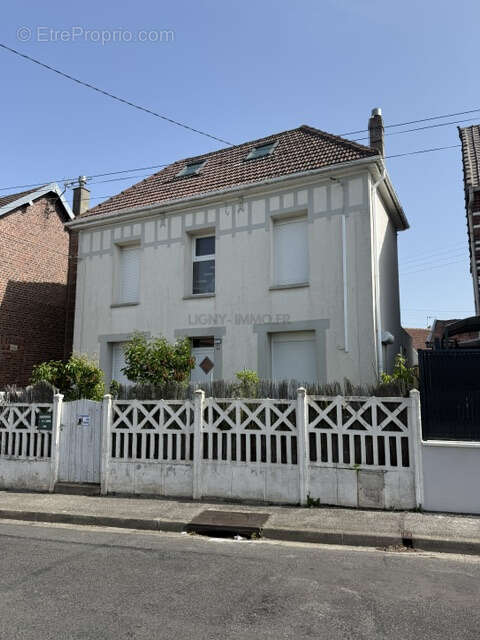 Maison à GREGES