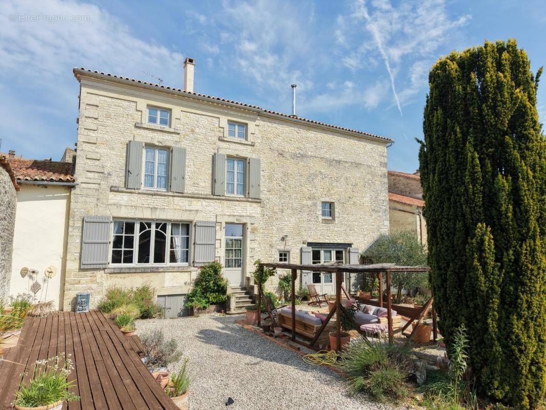 Maison à TUSSON